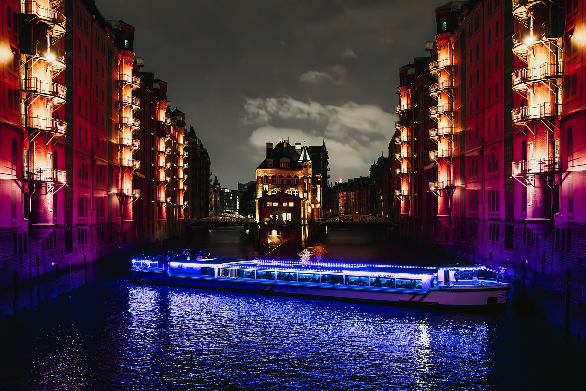 Lichterfahrt durch den Hamburger Hafen - Jetzt Tickets sichern