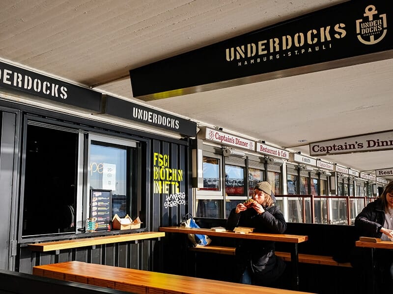 Underdocks an den St. Pauli Landungsbrücken